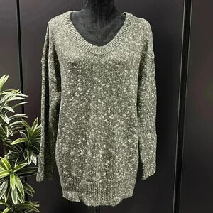 Old Navy V-neck,knit,oversized tunic length,olive green,warm,sweater top